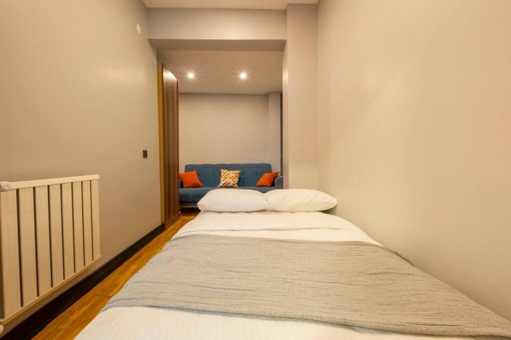 Stylishly Decorated Fourlex House Apartment *