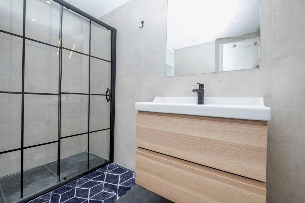 Stylishly Decorated Fourlex House Apartment
